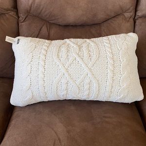 Toss pillow